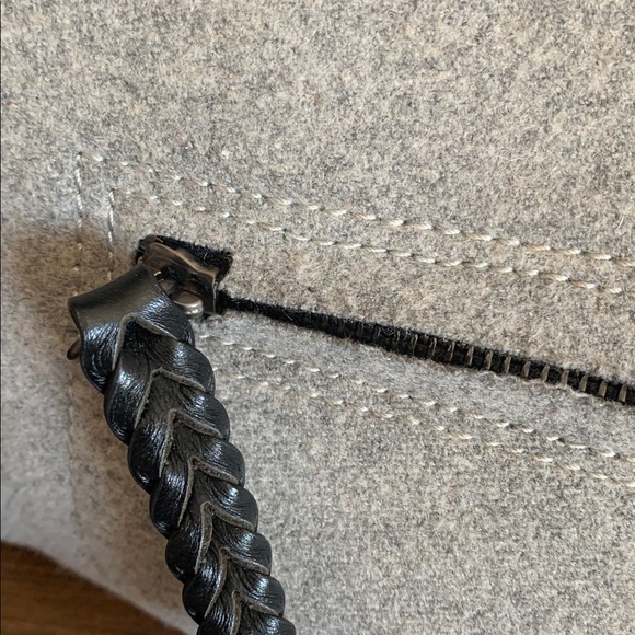 Light Gray Tote with Black Leather Handles felt - Picture 2 of 8